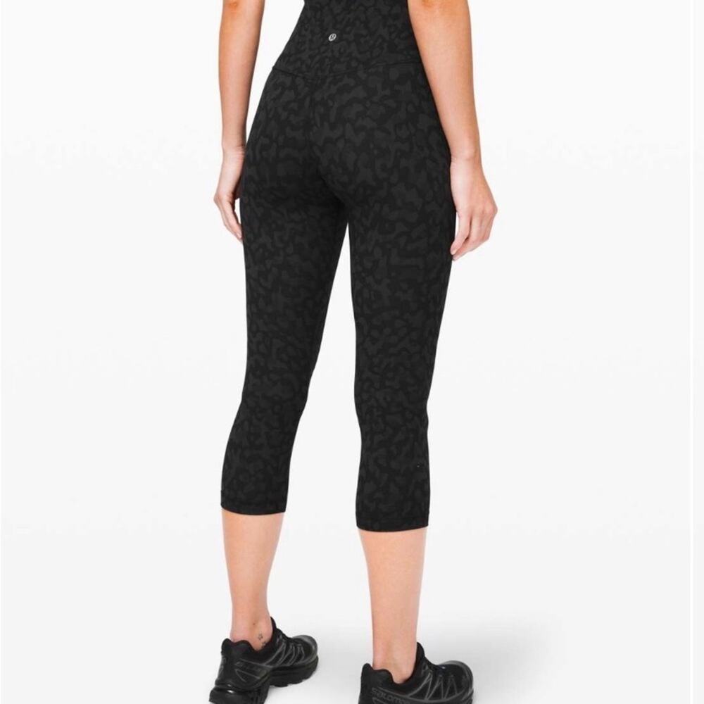 Lululemon Align Crop 21” – Formation Camo Deep Coal Multi, Size 2